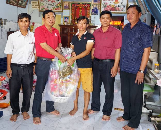 goi banh tet