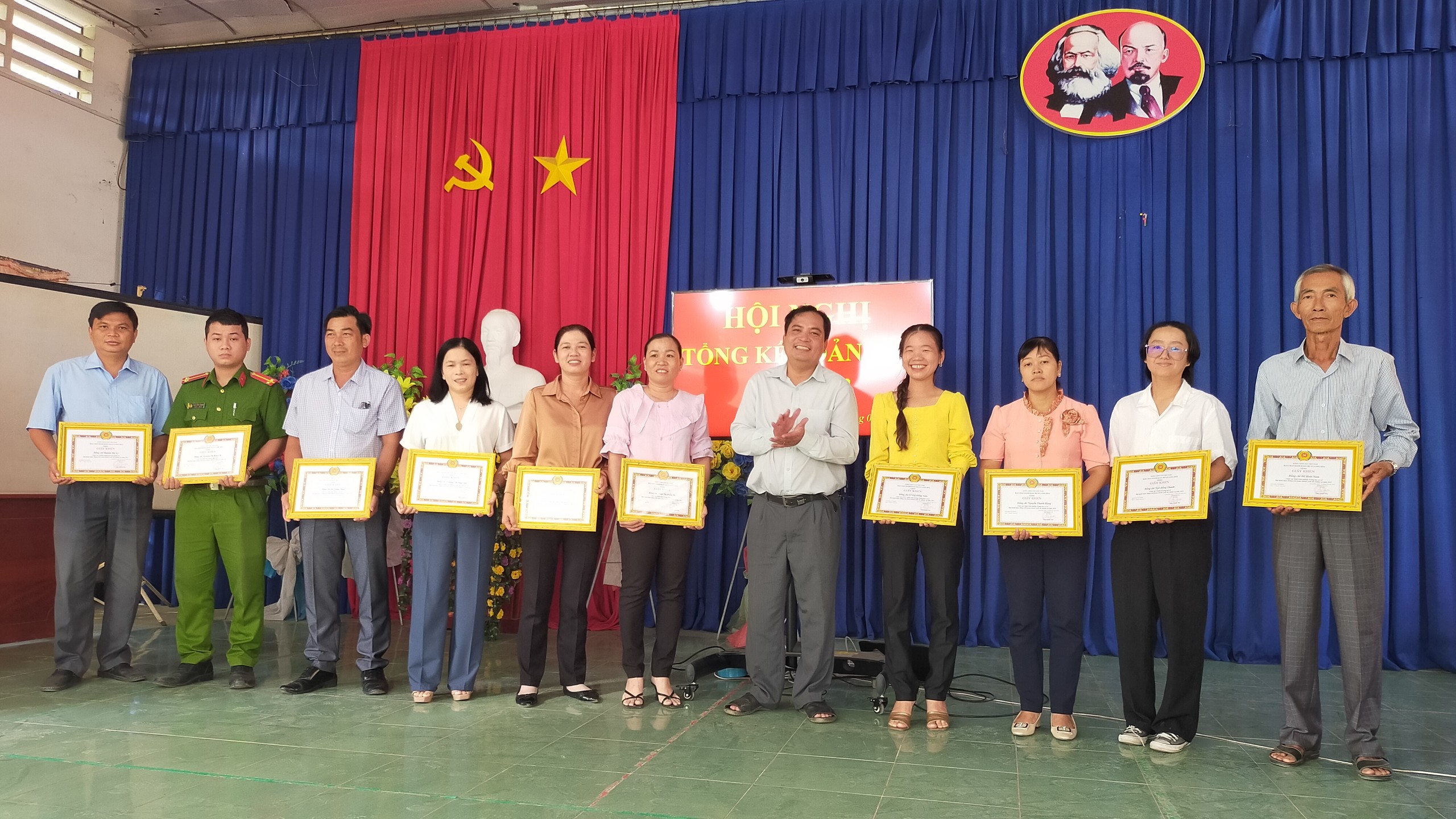 tong ket Đảng bộ